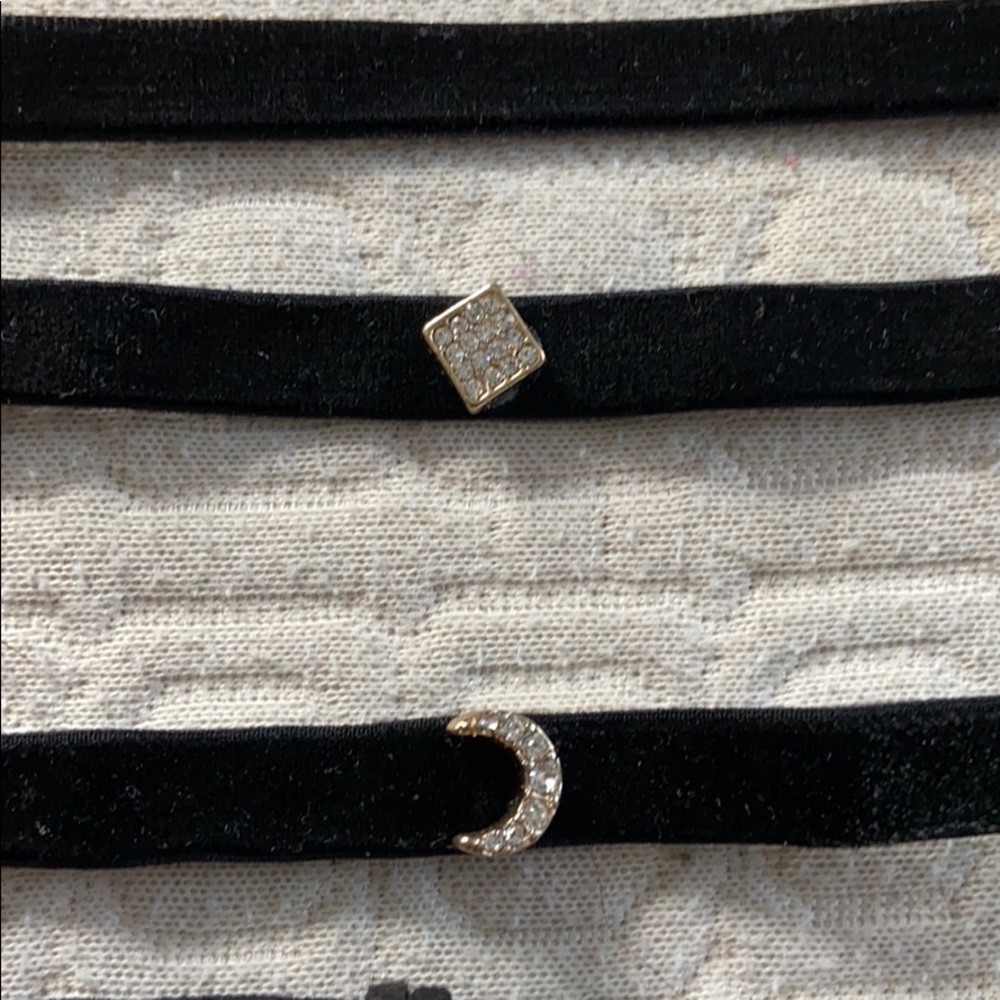 7 chokers - Picture 3 of 4